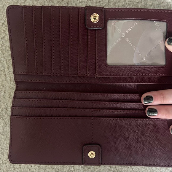 Jet Set Large Saffiano Leather Crossbody Bag Merlot 2 double snap wallets - Picture 6 of 6